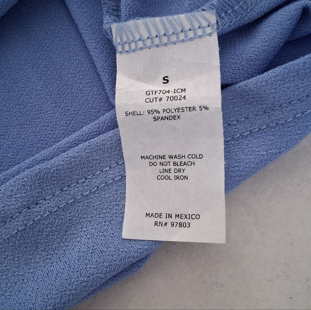 NWT Green Envelope LA/ Light Blue V-Neck Top/ Blouse/ Size US S - Picture 8 of 11
